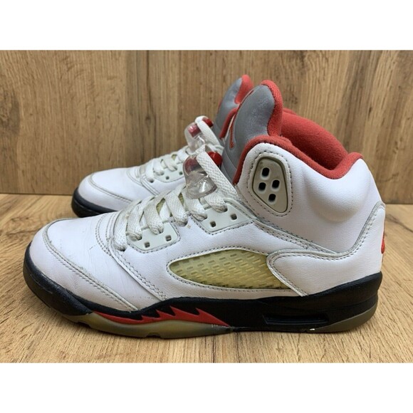 Nike Air Jordan 5 Retro Mid Fire Red Silver Tongue Sneakers 5Y White 440888-102 - Picture 3 of 16